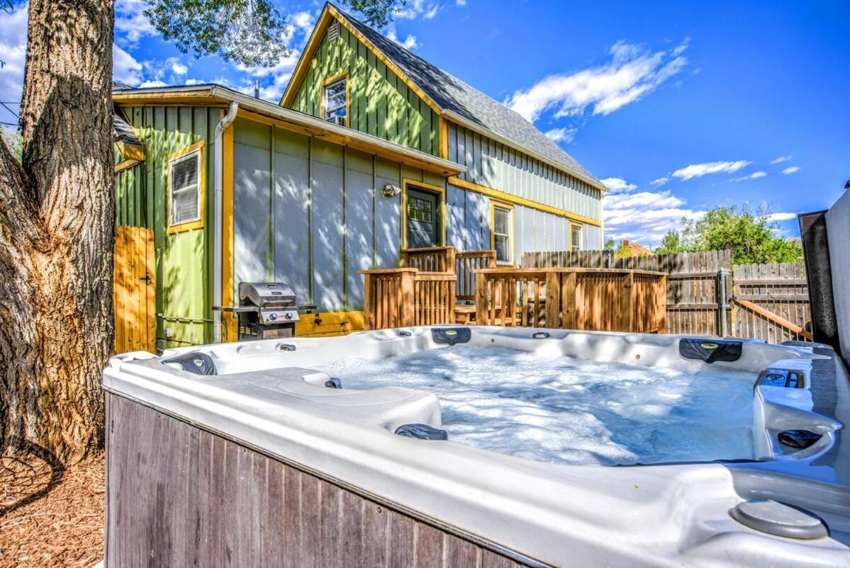 The Vibrant Victorian Hot Tub & Fire Pit In Occ Villa Colorado Springs Luaran gambar